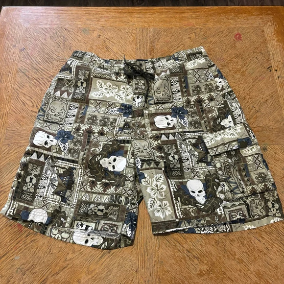 Vintage Big Dogs Skull Print Swim Trunks Men’s Sz Large Outdoors Hawaiian 8 In - Picture 1 of 6
